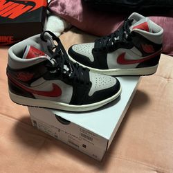 Air Jordan 1 Mid