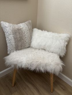 Pier 1 Faux Fur Stool / Bench / Ottoman