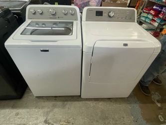 Maytag washerand dryer set