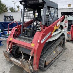 2017 Takeuchi TL8RW Skid Steer - 2,105 # Pounds