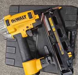 DEWALT PNEUMATIC 16GAUGE FINISH NAILER