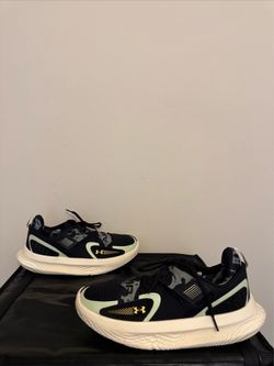 Size 11 - Under Armour Flow FUTR X 4 Black Retro Green Camo