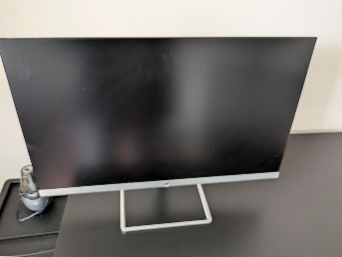 HP 27in Computer Screen 