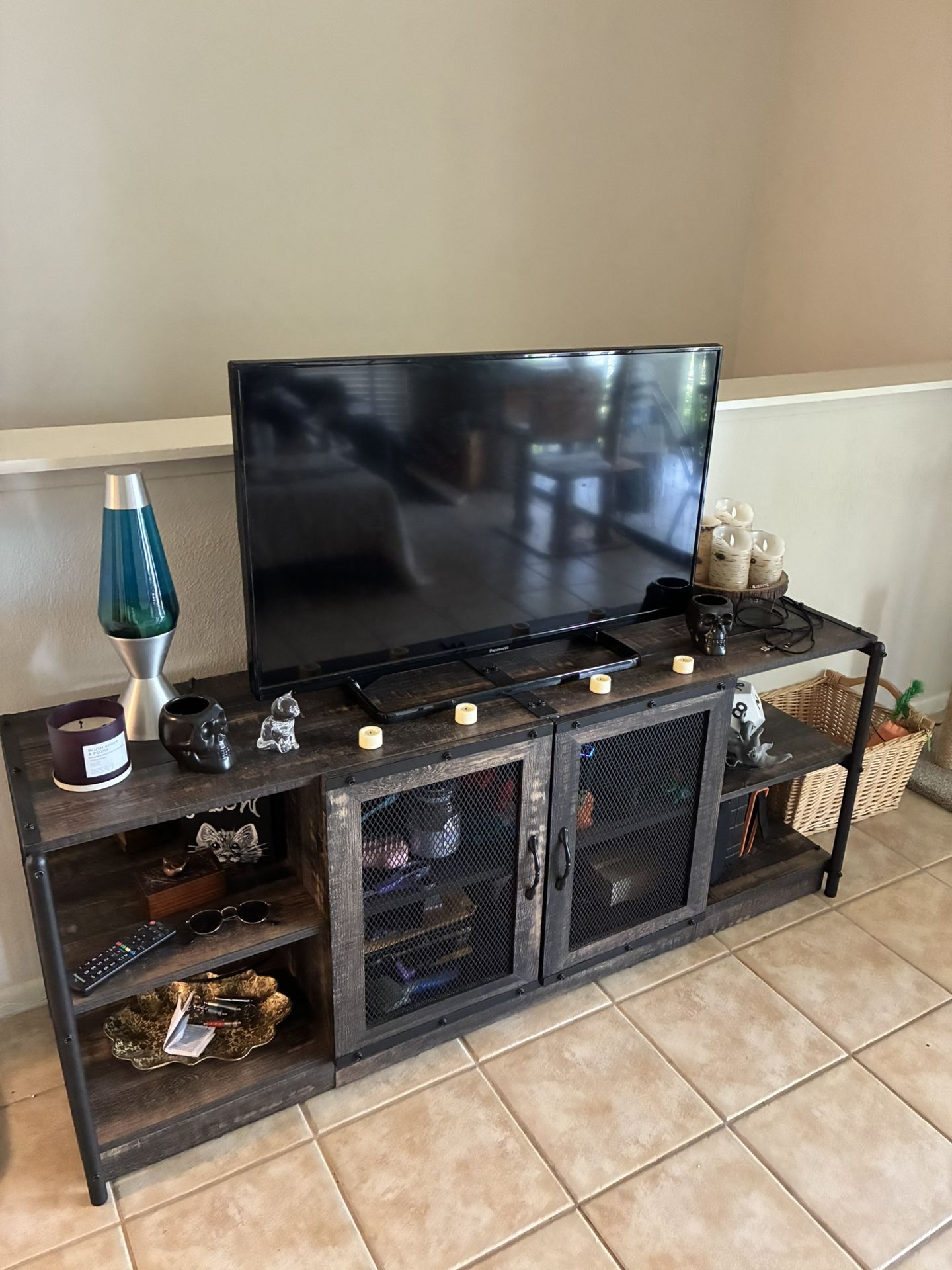 35 Inch Panasonic Flat Screen Tv
