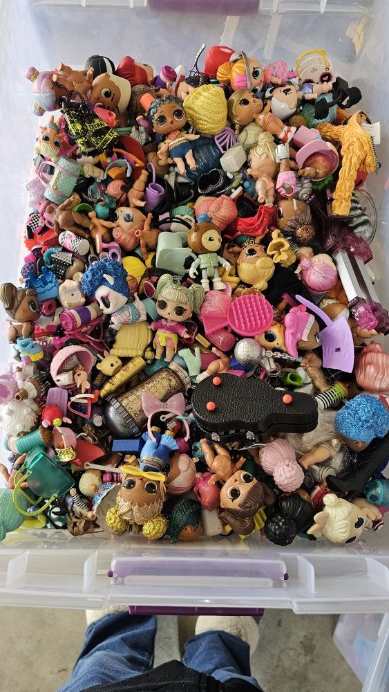 LOL Dolls lot