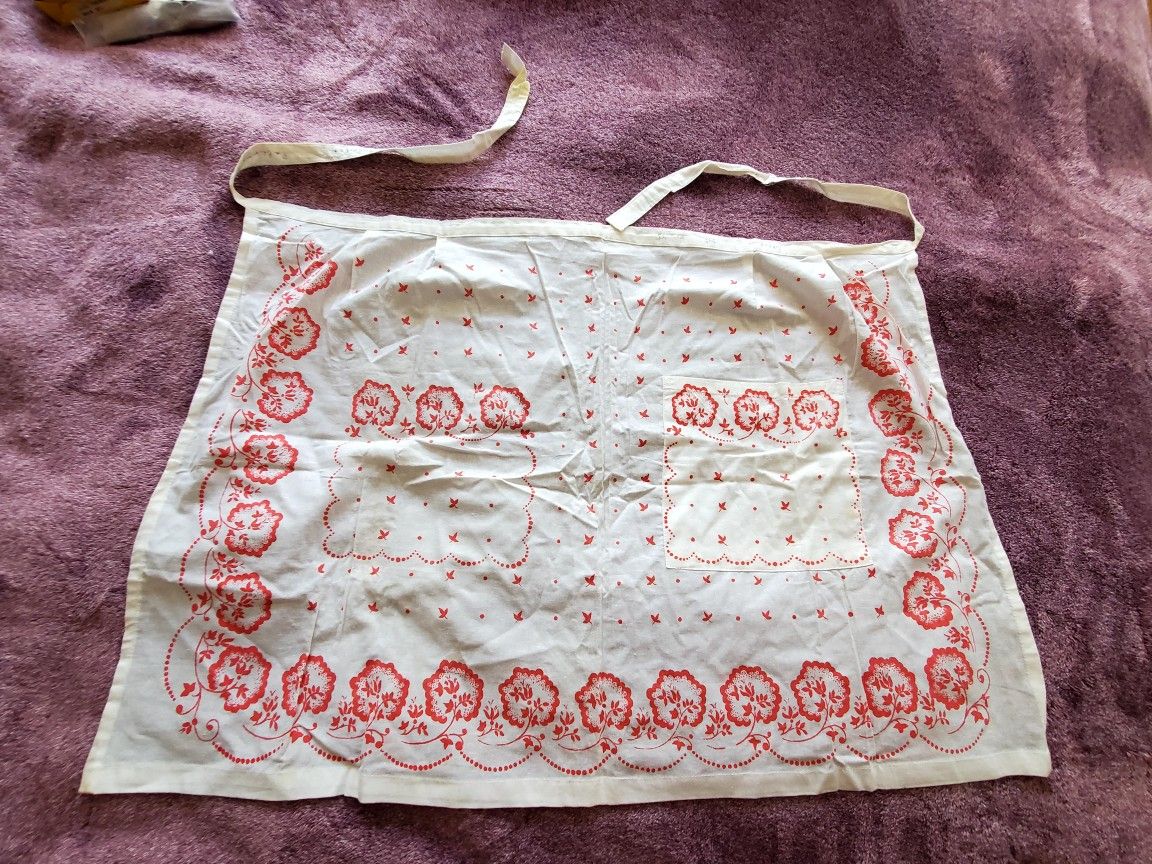 Seasons Greetings Tie Back Apron Front Pocket Brand new Vintage ussr Custom made in Soviet Russia 1950's 100% cotton, White with red flowers & leaves