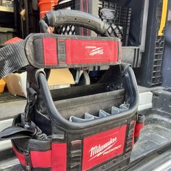 Milwaukee 10” Structured Tote 