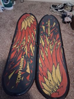 2 Tony Hawk: Shred wireless skateboard controllers