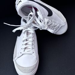 Nike Court Vision Low – White/Black – Size 9 – Clean & Ready to Wear