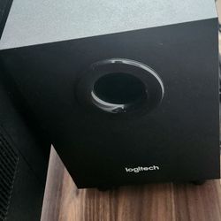 Logitech Speakers With Subwoofer 