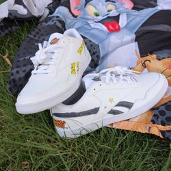 Tom and Jerry Reebok Members Only Kit - Mens 13 shoe Large Jacket