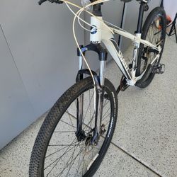 Giant Talon Mountain Bike