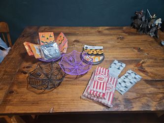 Spooky Halloween Tableware & Decor Bundle – 20+ Pieces Party Supplies Lot
