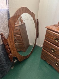 Dresser w Drawers