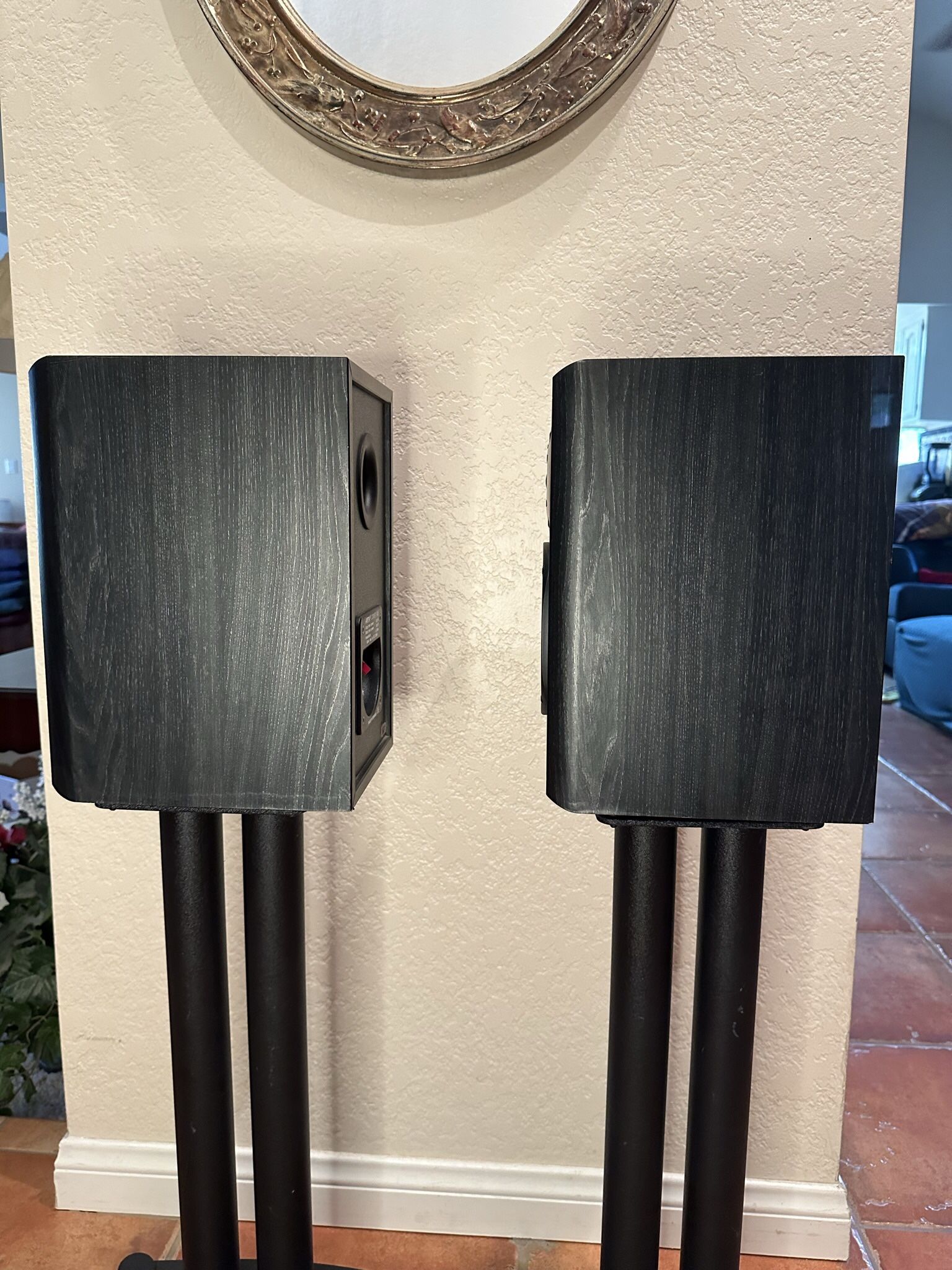 Jamo Bookshelf Speakers Plus Speaker Stands for Sale in Bakersfield, CA