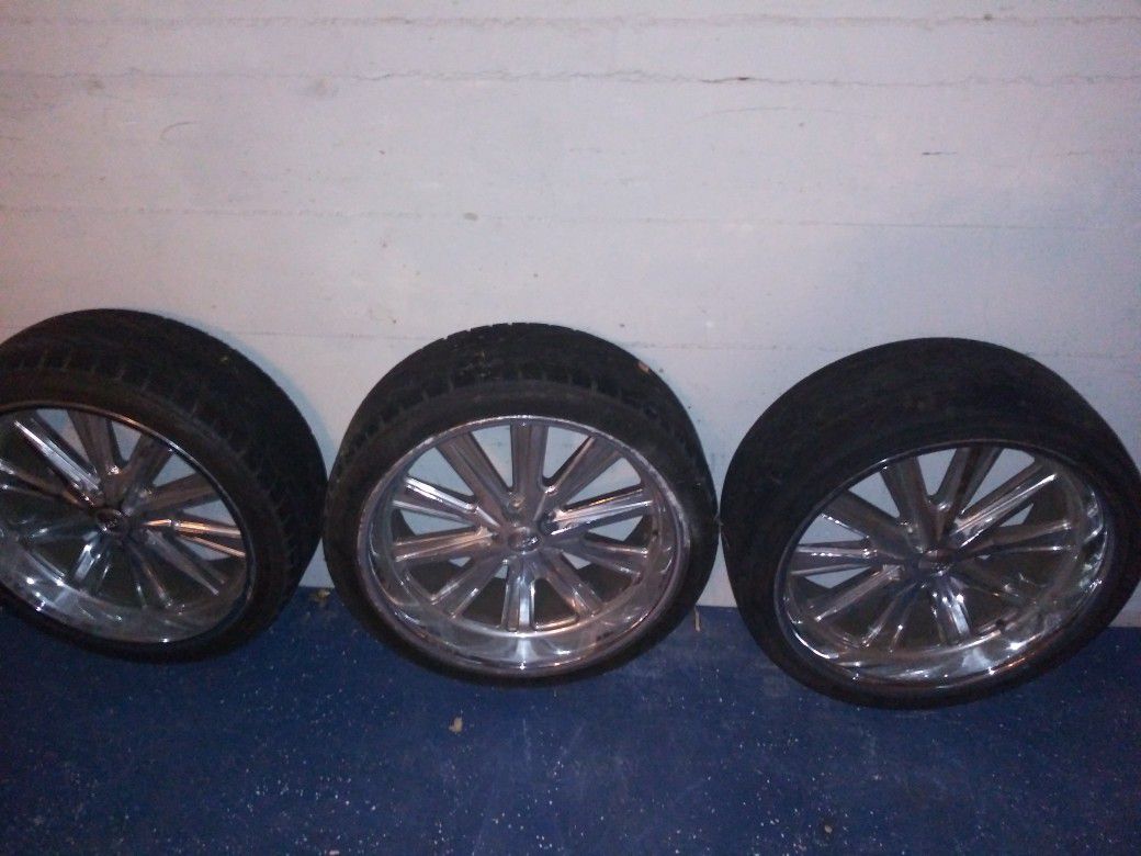 22 inch Foose rims w/low profile tires