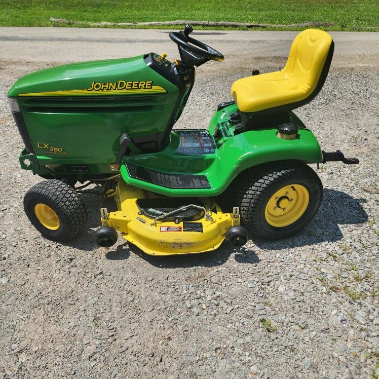 John Deere LX280 Four Wheel Steer Lawn Mower 48 inch Deck