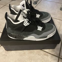 Jordan Retro 4 Size 9.5 
