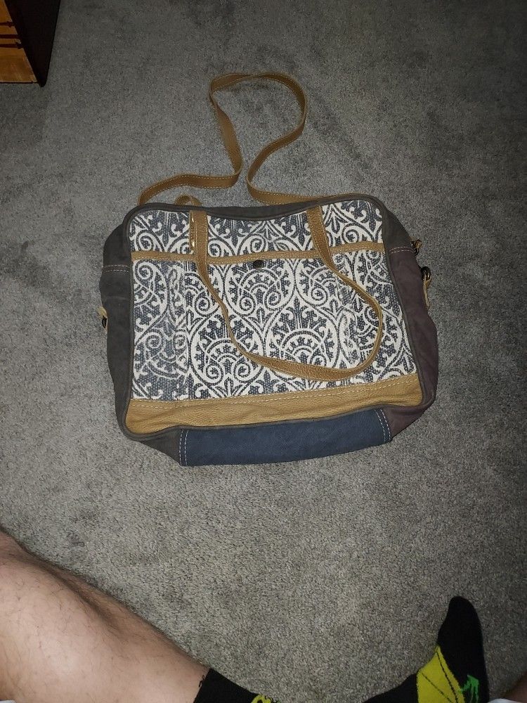 Myra Messenger Bag