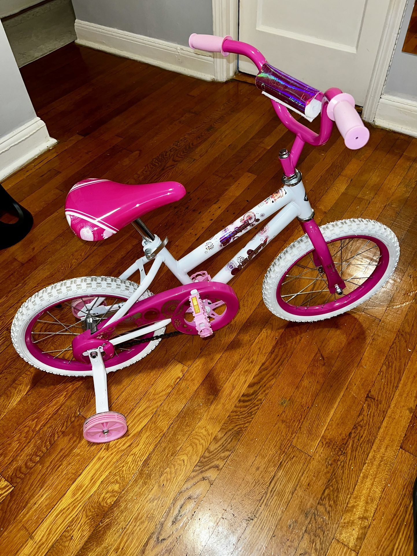 Girls Bike With Training Wheels