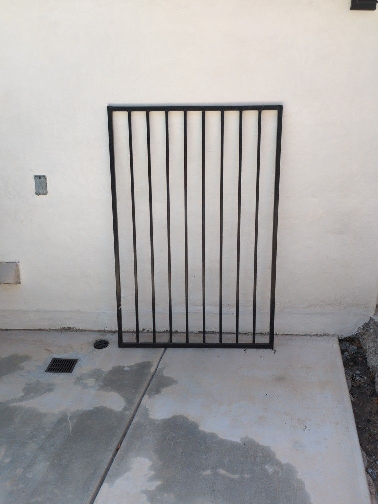 Metal Gate
