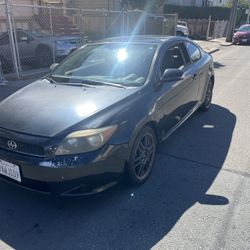 2005 Toyota Scion 5 Speed Low Miles 154k!