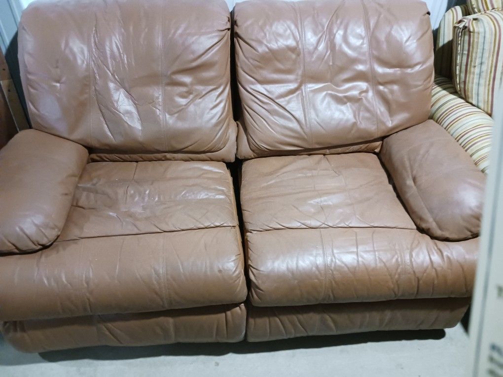 Vintage Leather Dual Recliner Loveseat