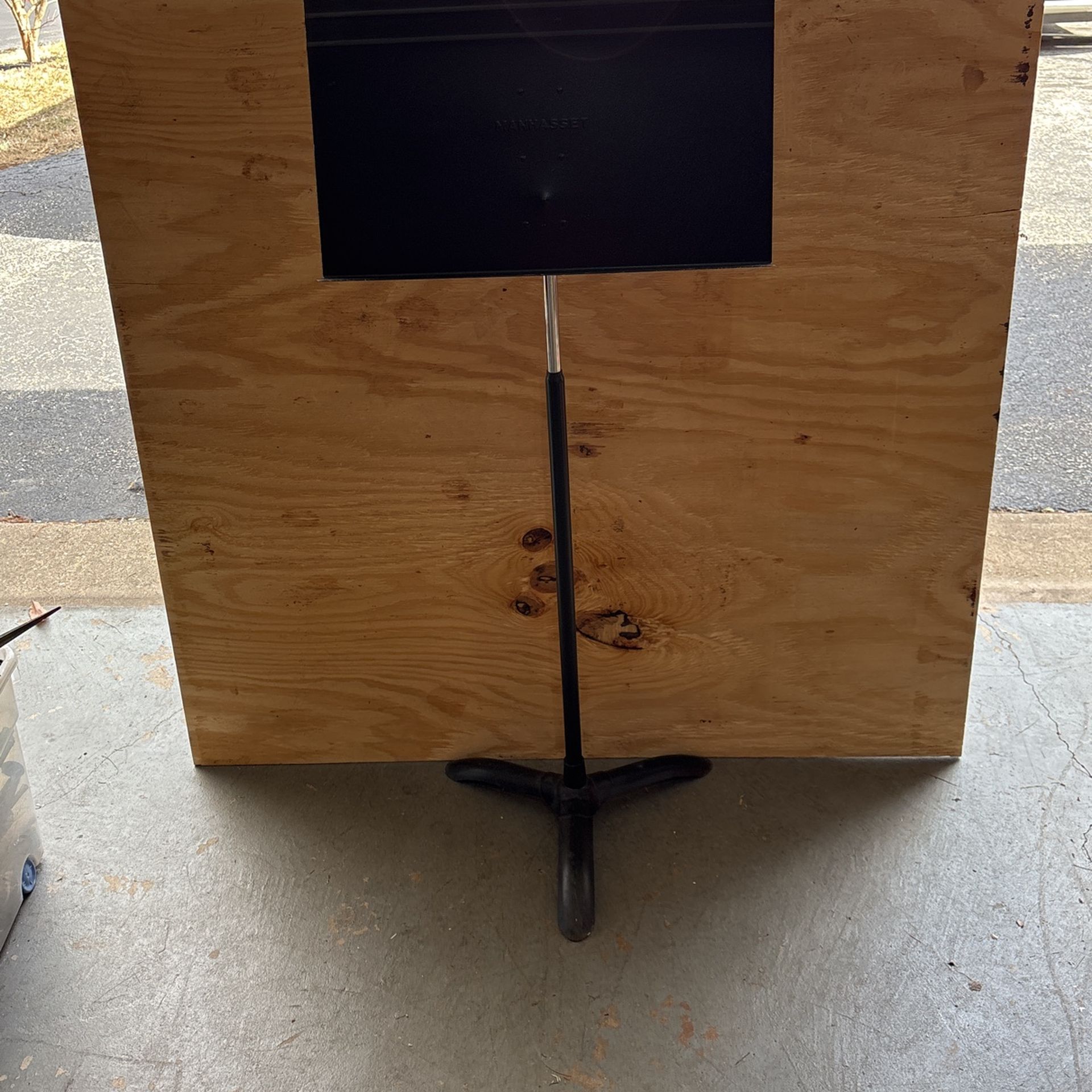 SHEET MUSIC STAND