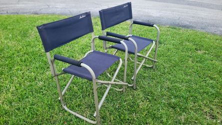 2 foldable chairs