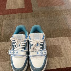 lv trainer sneaker Size 9.5 