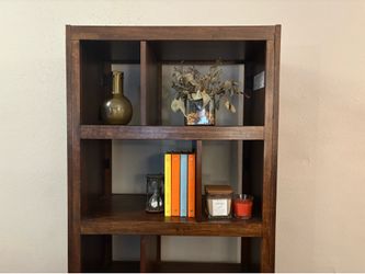 Two sided geometric bookshelf
