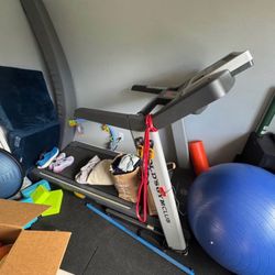 Golds Gym Treadmill (Pickup Only)