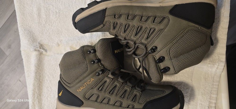 Nautica Hiking Boots