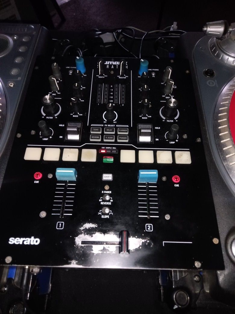 Numark Scratch Mixer