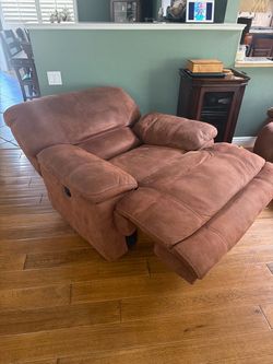 Couch and chairs - power Recliners