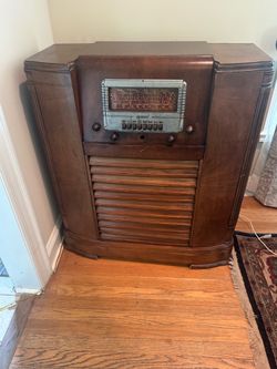 Vintage Air Chief Console Radio