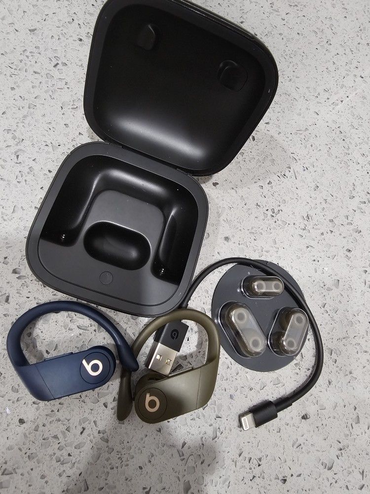 Beats by Dr Dre Powerbeats Pro Bluetooth Earbuds with charging case. GREEN & Blue