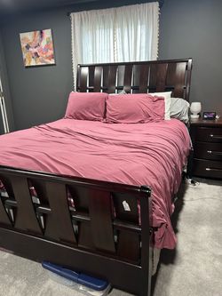 Queen sled bedroom set