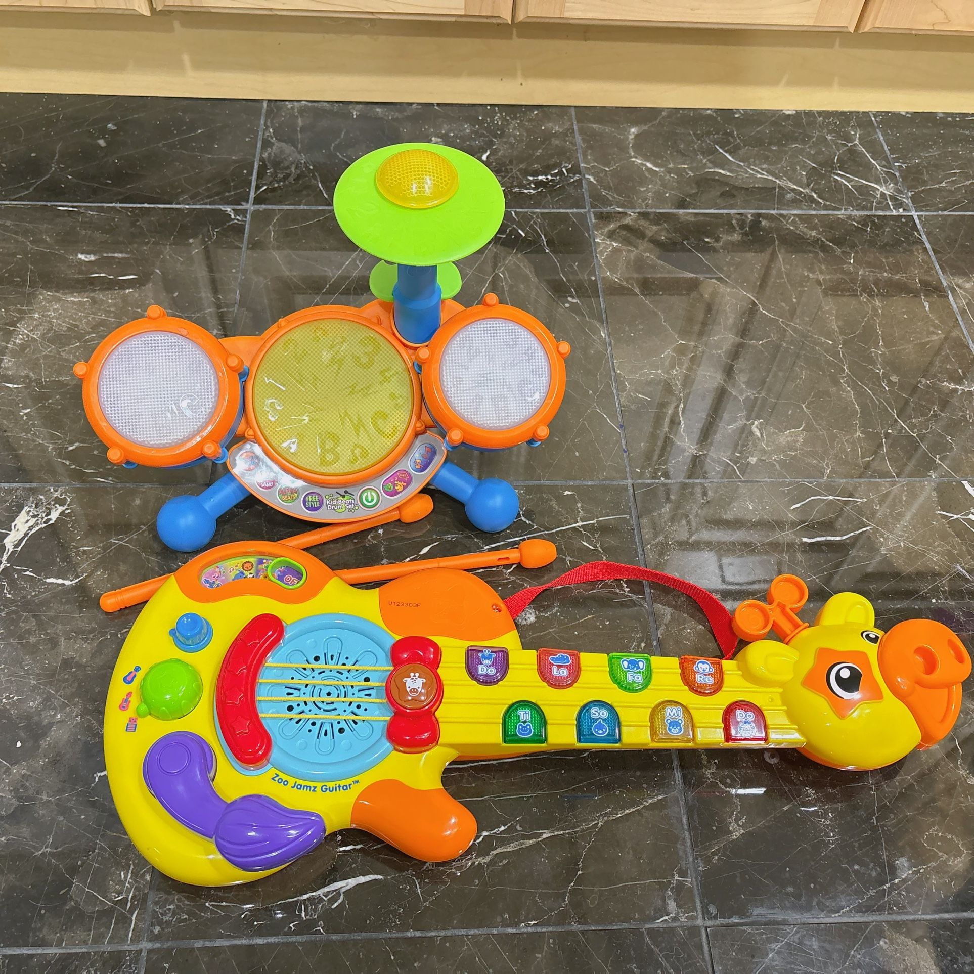 VTech KidiBeats Drum Set & VTech Zoo Jamz Guitar