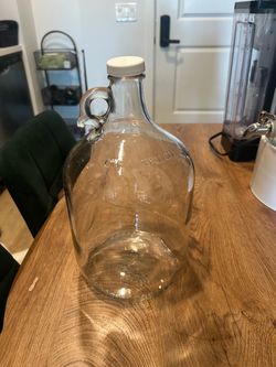 Glass drink dispenser