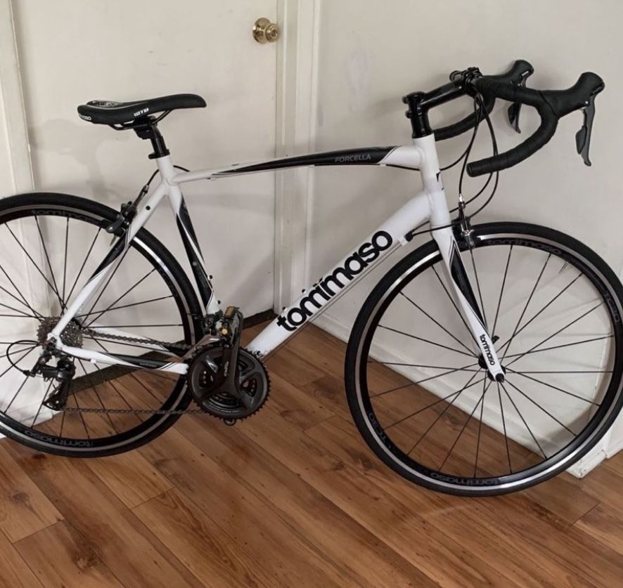 Tommaso Road Bike