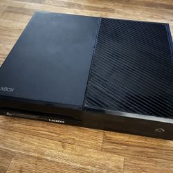 Xbox 360 w/ Controller, Headset and 4 Games