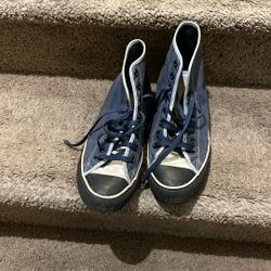 Converse 81/2 Men’s 10 Women’s 