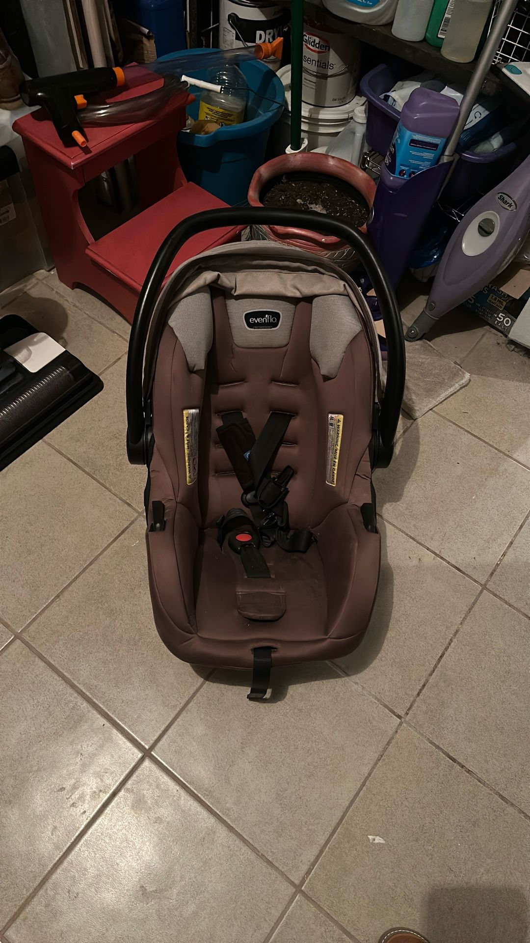 Evenflo Lite max Car seat With Base