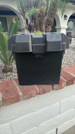 BRAND NEW NOCO 6v Snap Top Battery Box $10