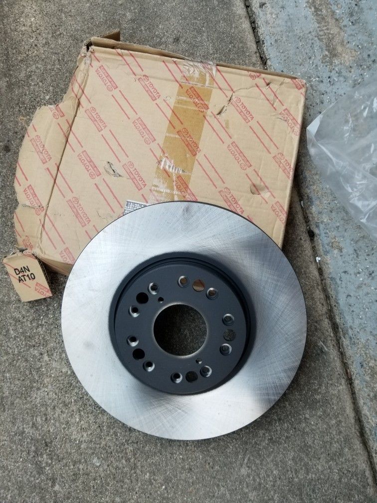 2001 Lexus IS300 OEM Rotor And Brake Pads