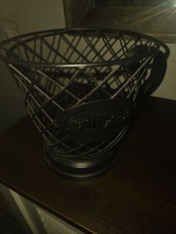 Metal coffee cup decor