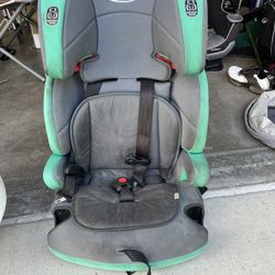Car seat- Graco Extend2Fit Toddler++