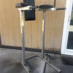 Power Tower Dip Station / Captain’s Chair Ab Workout Machine 📍Hesperia