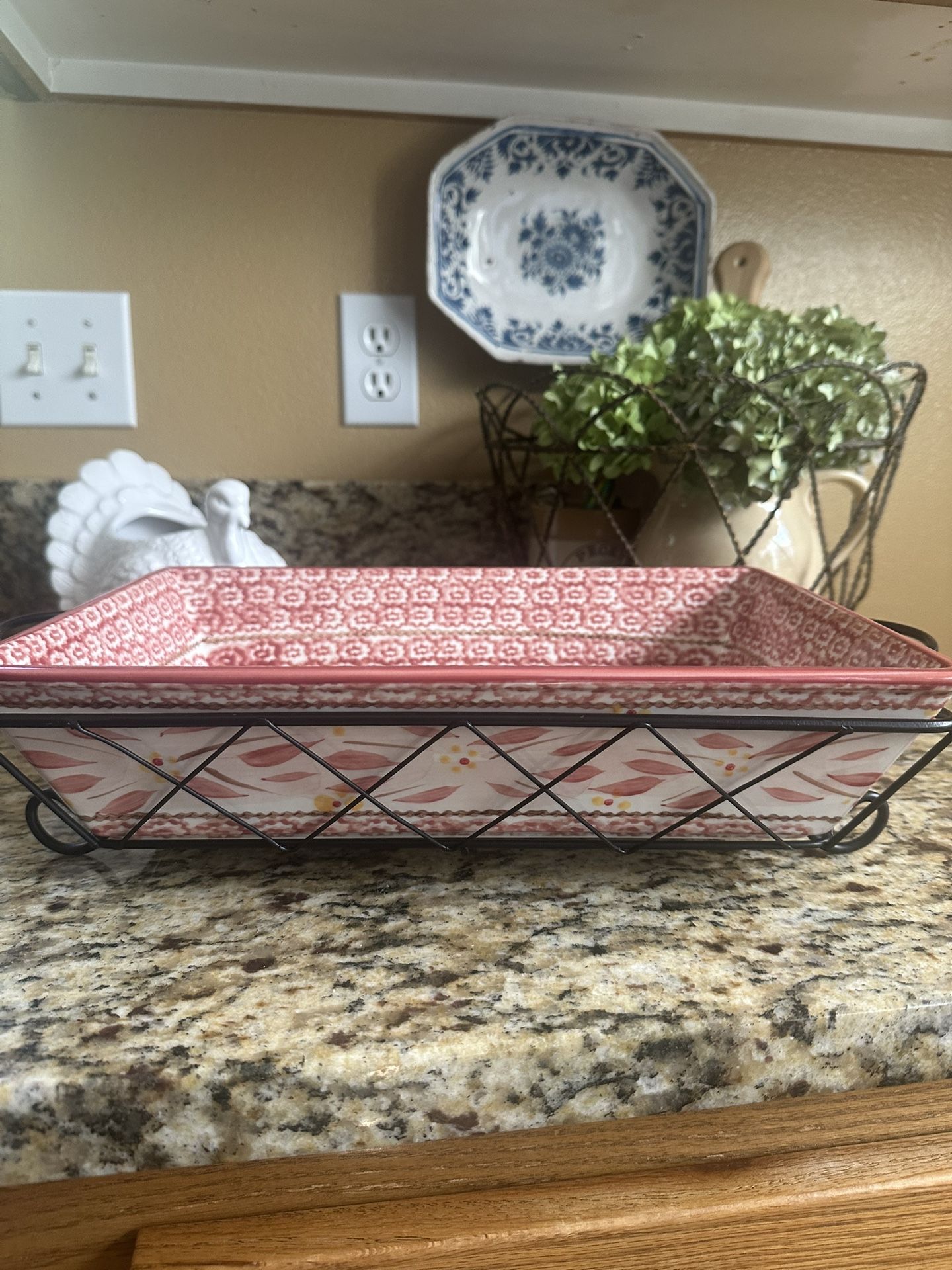 Temptations Casserole Dish With Metal Holder